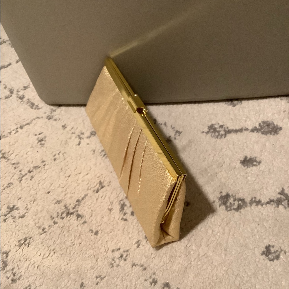 Jessica McClintock Gold Clutch Purse with Chain 💛 - Picture 6 of 6